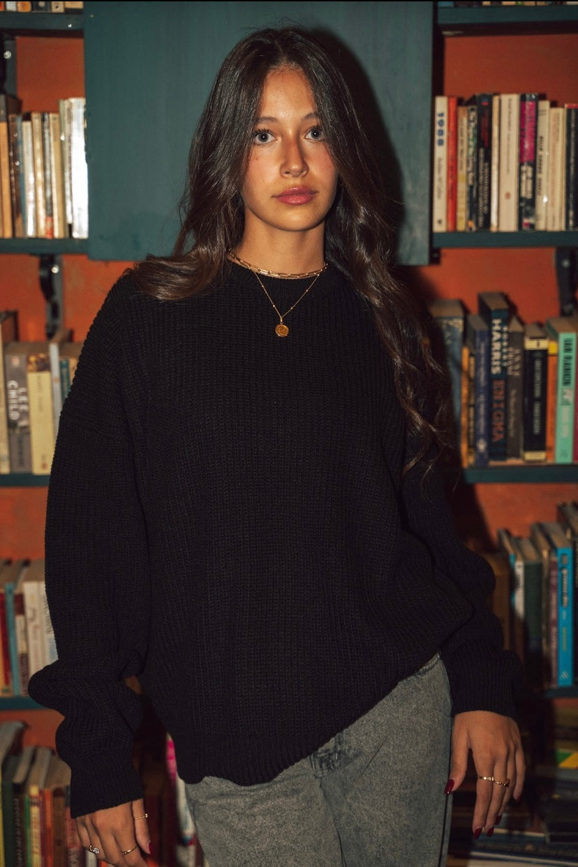 Black knitted crewneck