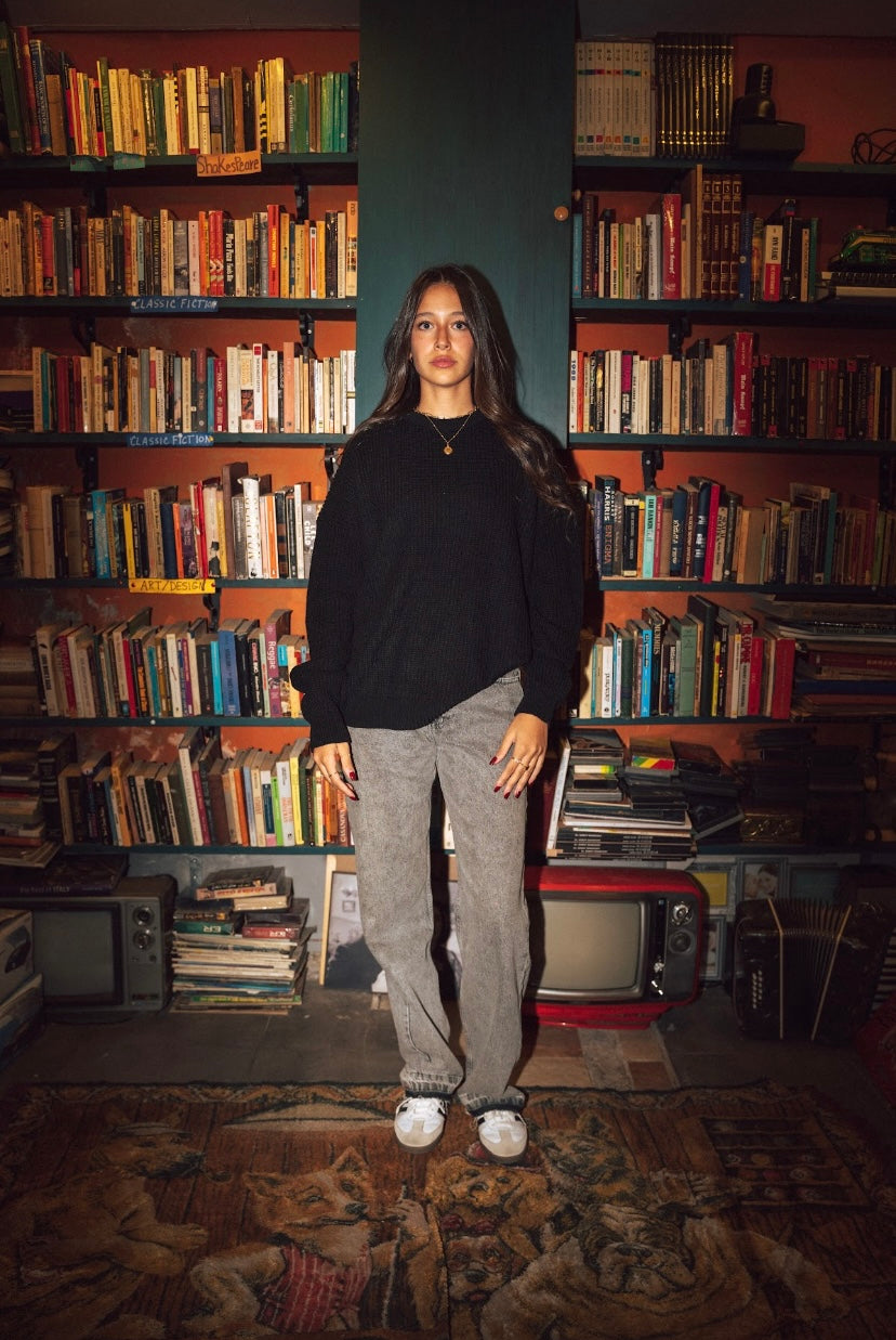 Black knitted crewneck